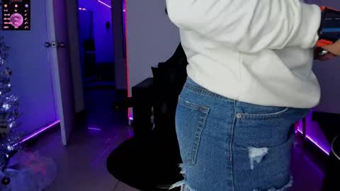 Snapshot of zhoestrong chatting on 7, 1, 2025 zhoestrong online show from 7, 1, 2025