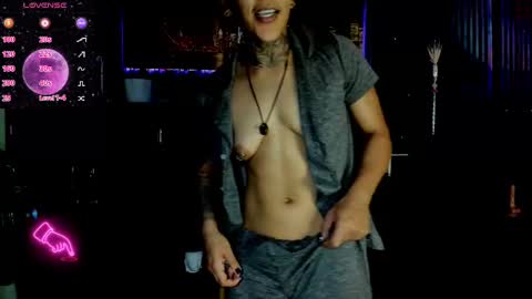 Snapshot of zhoestrong chatting on 26, 2, 2025 zhoestrong online show from 26, 2, 2025