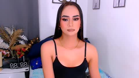 Snapshot of zialustts chatting on 18, 12, 2025 Zia online show from 18, 12, 2025