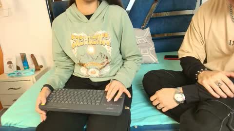 Zoe and dylan  online show from 2, 12, 2025