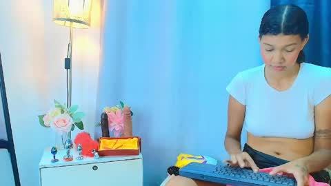 Snapshot of zoe_blake1 chatting on 7, 5, 2026 Zoe Blake online show from 7, 5, 2026