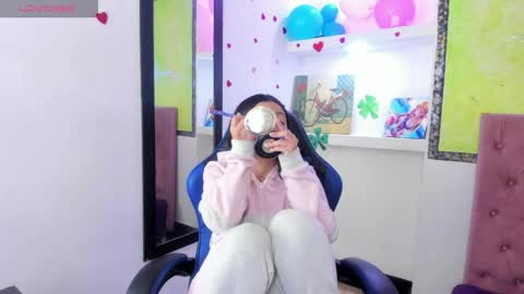 Z O E online show from 6, 4, 2026