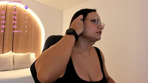 Snapshot of zoe_danae_ chatting on 22, 10, 2025 Zoe online show from 22, 10, 2025