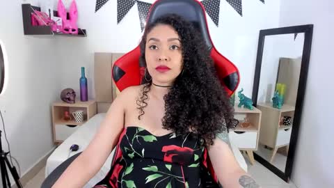 Zoe Gruber online show from 22, 12, 2024