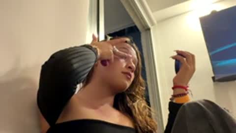 Snapshot of zoe_khall chatting on 19, 4, 2026 ZOE online show from 19, 4, 2026