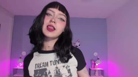 Zoe Lynch online show from 28, 9, 2025