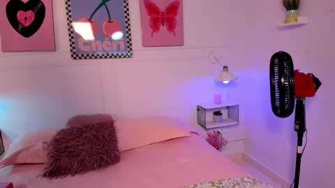 Zoe Lynch online show from 15, 12, 2025