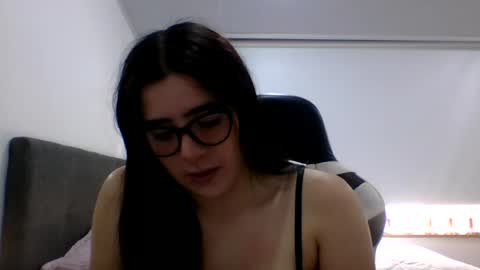 Snapshot of zoe_mill33r chatting on 15, 7, 2026 Zoe online show from 15, 7, 2026
