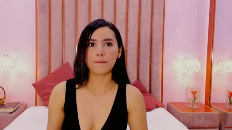 Snapshot of zoe_monrow chatting on 20, 5, 2026 Zoe Monrow online show from 20, 5, 2026