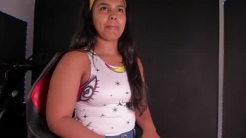 Snapshot of zoe_roux210949 chatting on 8, 1, 2025 Zoe online show from 8, 1, 2025