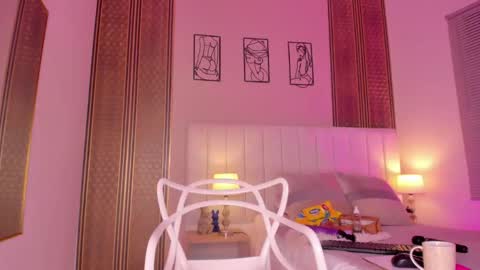 Hi guys i am Zoe  online show from 8, 11, 2025