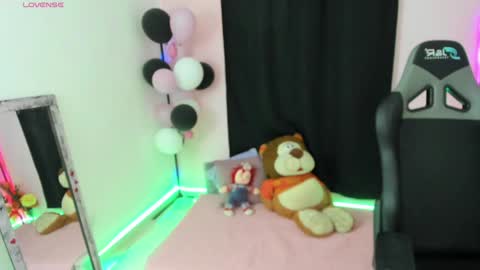 zoe_sullivan_ online show from 9, 12, 2024