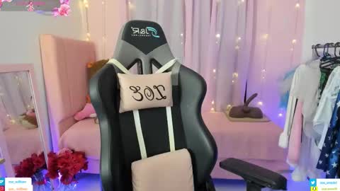 zoe_sullivan_ online show from 22, 2, 2026