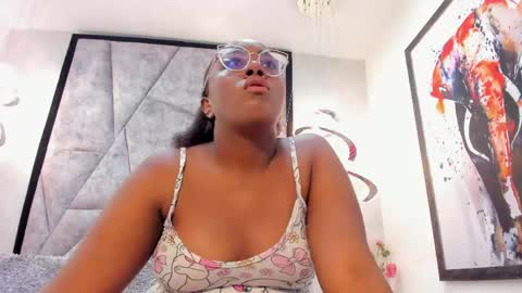 Snapshot of zoebrowns chatting on 5, 6, 2026 Zoe online show from 5, 6, 2026