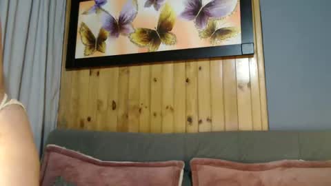 Snapshot of zoee_t chatting on 23, 9, 2025 Zoee online show from 23, 9, 2025