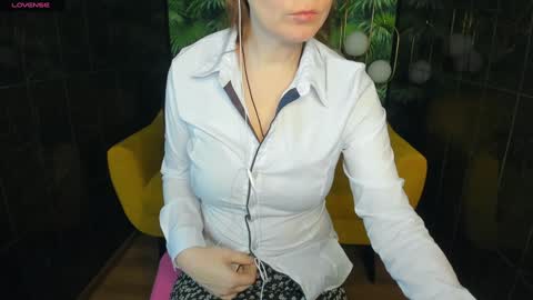 Snapshot of zoeeast chatting on 19, 1, 2025 Zoe online show from 19, 1, 2025