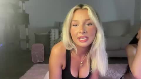 Snapshot of zoegabrielle chatting on 12, 5, 2026 Zoe online show from 12, 5, 2026