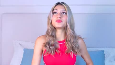 Snapshot of zoehangel chatting on 29, 9, 2025 Zoe online show from 29, 9, 2025