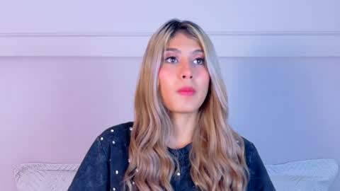 Snapshot of zoehangel chatting on 6, 10, 2025 Zoe online show from 6, 10, 2025