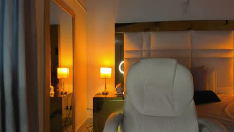 zoei_moon online show from 18, 4, 2026