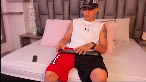 Zoe Krug online show from 26, 3, 2026