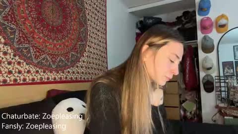 Snapshot of zoepleasing chatting on 24, 9, 2025 zoepleasing online show from 24, 9, 2025