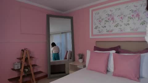 Zoes online show from 4, 3, 2025