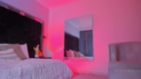 zoevidal_ online show from 18, 9, 2025