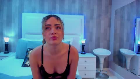 ZoeWilliis online show from 17, 10, 2025