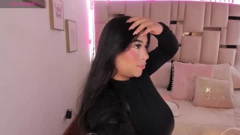 zoey thommpson online show from 16, 11, 2025