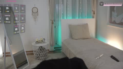 zoezolton online show from 1, 1, 2025