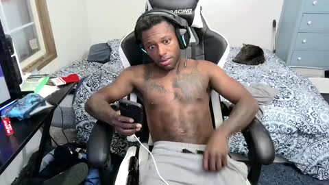 Snapshot of zoneingout chatting on 27, 12, 2024 zoneingout online show from 27, 12, 2024