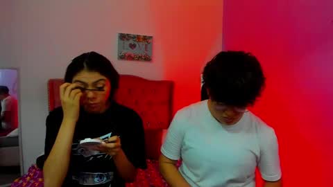 Snapshot of zooble_28 chatting on 2, 6, 2026 Nick And Mia online show from 2, 6, 2026