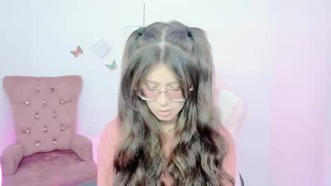 Snapshot of zooeybelair chatting on 22, 10, 2025 Alicie online show from 22, 10, 2025