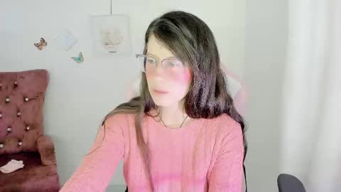 Snapshot of zooeybelair chatting on 11, 11, 2025 Alicie online show from 11, 11, 2025