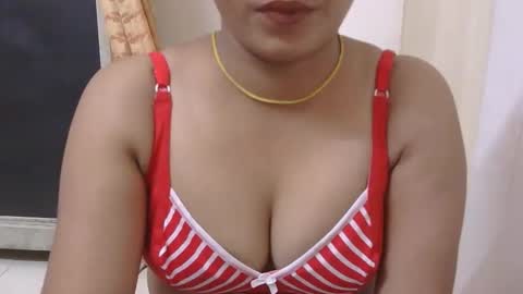 Snapshot of zoya_4u chatting on 8, 5, 2026 Zoya online show from 8, 5, 2026