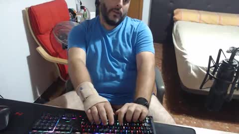 Snapshot of zuheyla26 chatting on 23, 9, 2025 Zuheyla online show from 23, 9, 2025