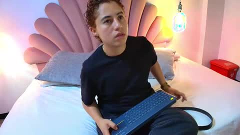 Zukulan online show from 9, 11, 2025