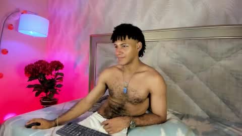 Snapshot of zyan_moreno chatting on 2, 11, 2025 zyan_moreno online show from 2, 11, 2025