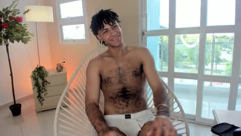 Snapshot of zyan_moreno chatting on 9, 11, 2025 zyan_moreno online show from 9, 11, 2025