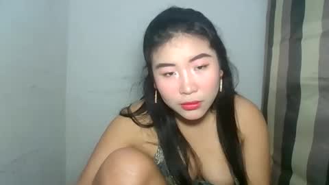 Snapshot of zyeii chatting on 6, 10, 2025 sweet lylia online show from 6, 10, 2025