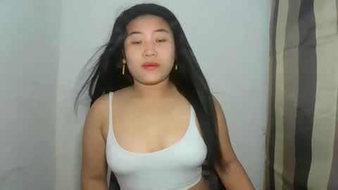 Snapshot of zyeii chatting on 16, 10, 2025 sweet lylia online show from 16, 10, 2025
