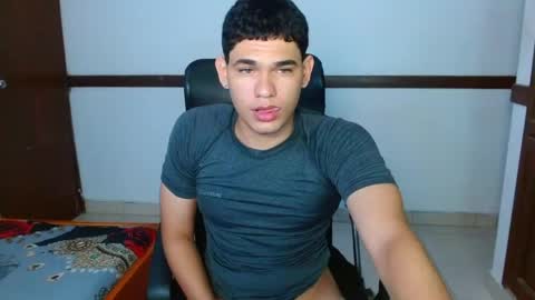 Snapshot of zyrosxk chatting on 10, 5, 2026 antonio felipe online show from 10, 5, 2026