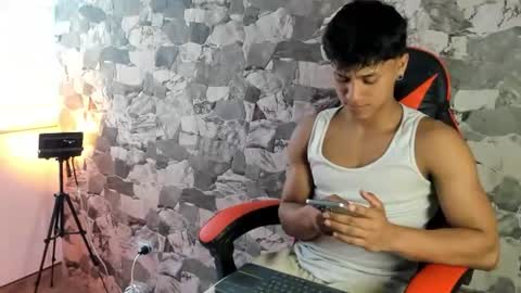 zyzz_1812 online show from 26, 6, 2026