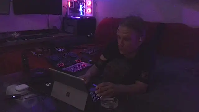 Snapshot of davidgntxxxxx chatting on 30, 4, 2026 davidgntxxxxx online show from 30, 4, 2026