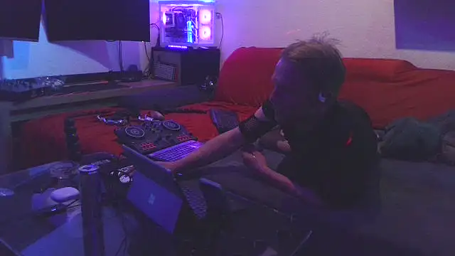Snapshot of davidgntxxxxx chatting on 30, 4, 2026 davidgntxxxxx online show from 30, 4, 2026