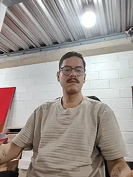 Snapshot of AndyHepburn chatting on 16, 10, 2025 AndyHepburn online show from 16, 10, 2025