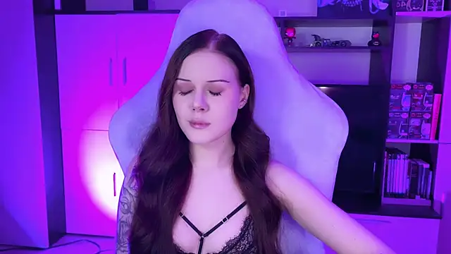 jasminevine online show from 4, 1, 2025