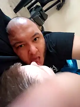 genderfluidco2 online show from 9, 11, 2025