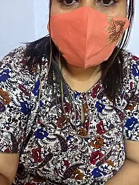 Snapshot of MOM-SUN-COUPLE chatting on 18, 3, 2026 MOM-SUN-COUPLE online show from 18, 3, 2026